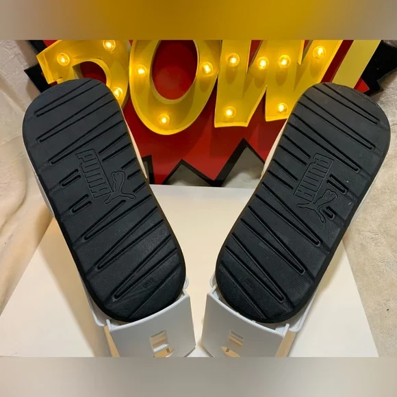 PUMA Cool Cat V White / Black Cat Logo 
Adjustable Mens Slide Sandals
Size 12 - Picture 8 of 8
